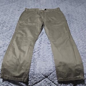 Carhartt Men's Khaki Chinos, Brand New!! No Tags.